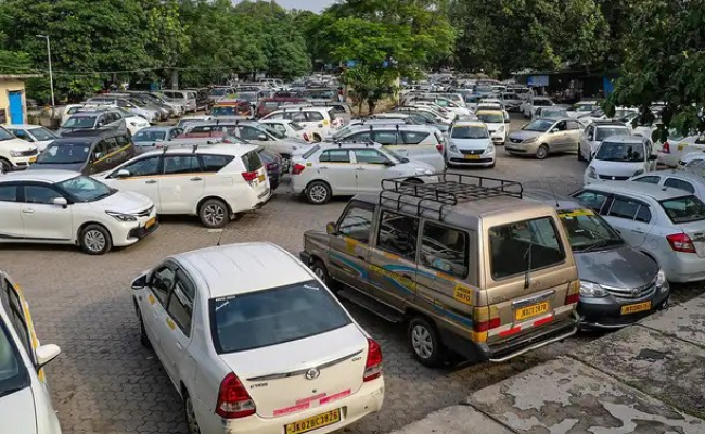 Home Minister says vehicles wrongly parked in B'luru to be towed; shop-keepers glad, people worried